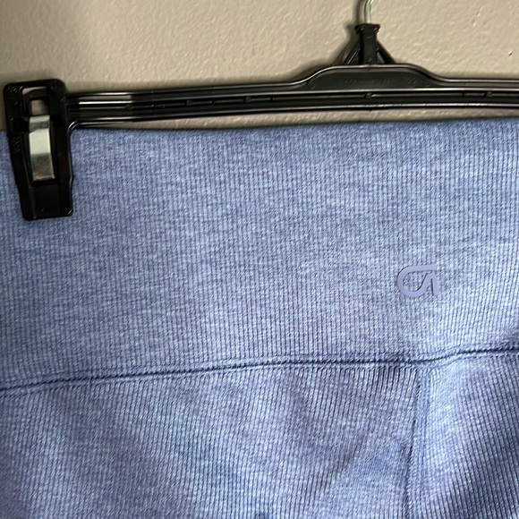 GapFit matching set - top & matching bike shorts set - Picture 5 of 7